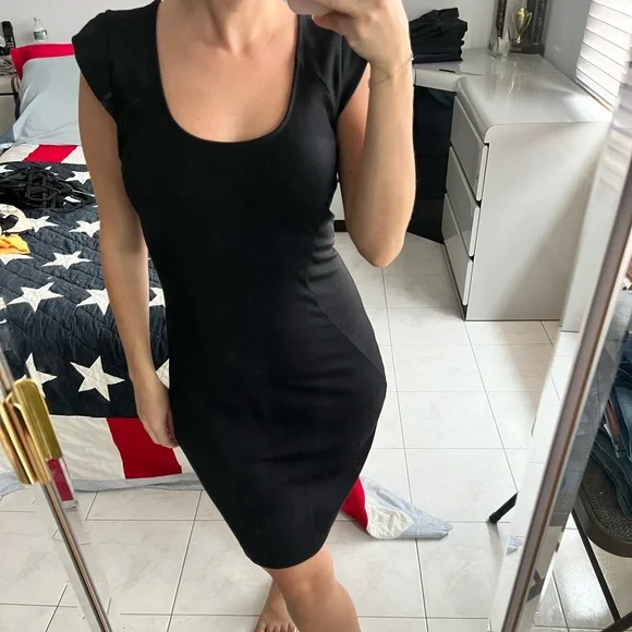 Little Black dress with zipper detail at back Little Black dress with zipper detail at back